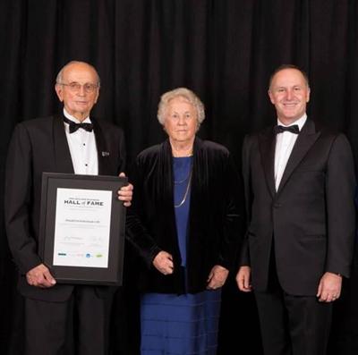 Don-and-Coralie-Rowlands-and-John-Key__400px.jpg Don-and-Coralie-Rowlands-and-John-Key__400px.jpg