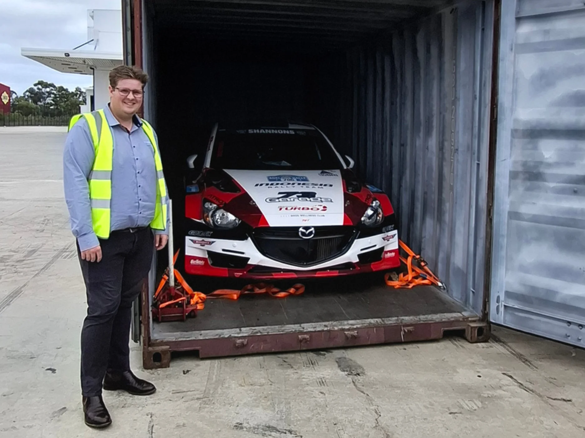 Mainfreight team member with an event vehicle