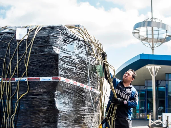 What is Duty Drawback? - Mainfreight team packing duty draw back freight in depot